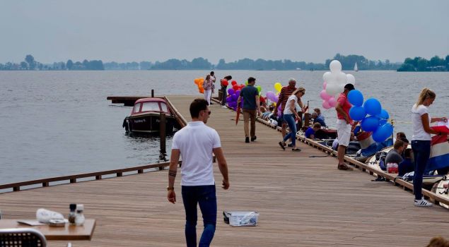 Sloepengame met sloepen op de Loosdrechtse plassen